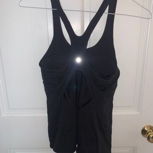 Razorback lululemon workout top